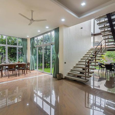 Sierra Skies By Stayvista - A Mountain-View Villa Featuring A Rooftop Swimming Pool, Jacuzzi, Turf, And A Gym For An Elevated Stay Lonavala Bagian luar foto