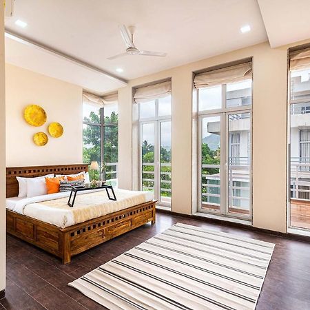Sierra Skies By Stayvista - A Mountain-View Villa Featuring A Rooftop Swimming Pool, Jacuzzi, Turf, And A Gym For An Elevated Stay Lonavala Bagian luar foto