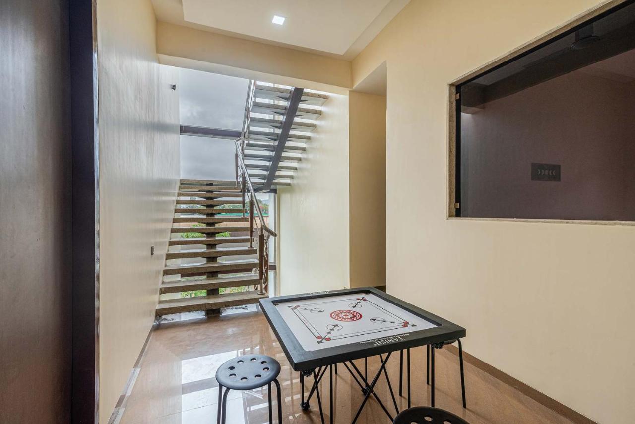 Sierra Skies By Stayvista - A Mountain-View Villa Featuring A Rooftop Swimming Pool, Jacuzzi, Turf, And A Gym For An Elevated Stay Lonavala Bagian luar foto