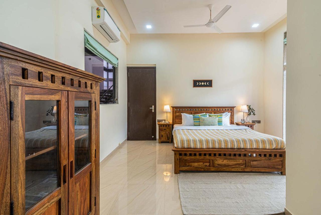 Sierra Skies By Stayvista - A Mountain-View Villa Featuring A Rooftop Swimming Pool, Jacuzzi, Turf, And A Gym For An Elevated Stay Lonavala Bagian luar foto