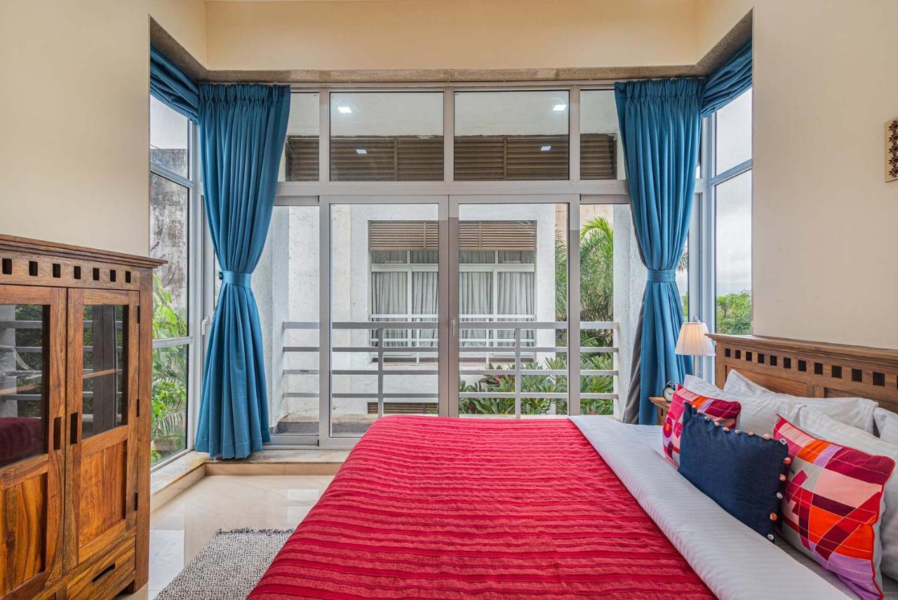 Sierra Skies By Stayvista - A Mountain-View Villa Featuring A Rooftop Swimming Pool, Jacuzzi, Turf, And A Gym For An Elevated Stay Lonavala Bagian luar foto