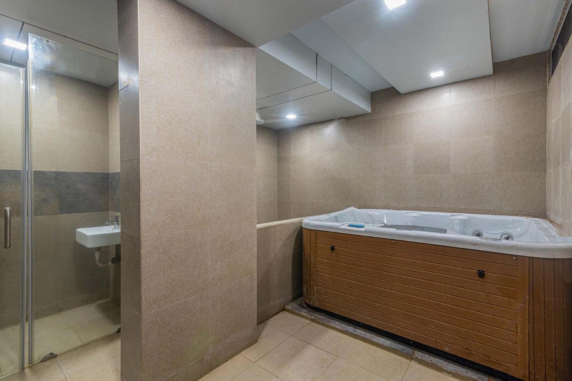 Sierra Skies By Stayvista - A Mountain-View Villa Featuring A Rooftop Swimming Pool, Jacuzzi, Turf, And A Gym For An Elevated Stay Lonavala Bagian luar foto